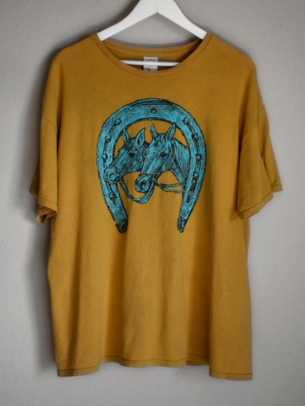 Delta Pro Weight Horse Horseshoe Graphic Tee Men’s L Western Equestrian Mustard